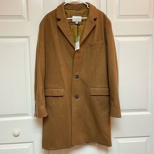 Mens Carmel dress coat. NWT